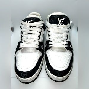 LV TRAINER SNEAKER